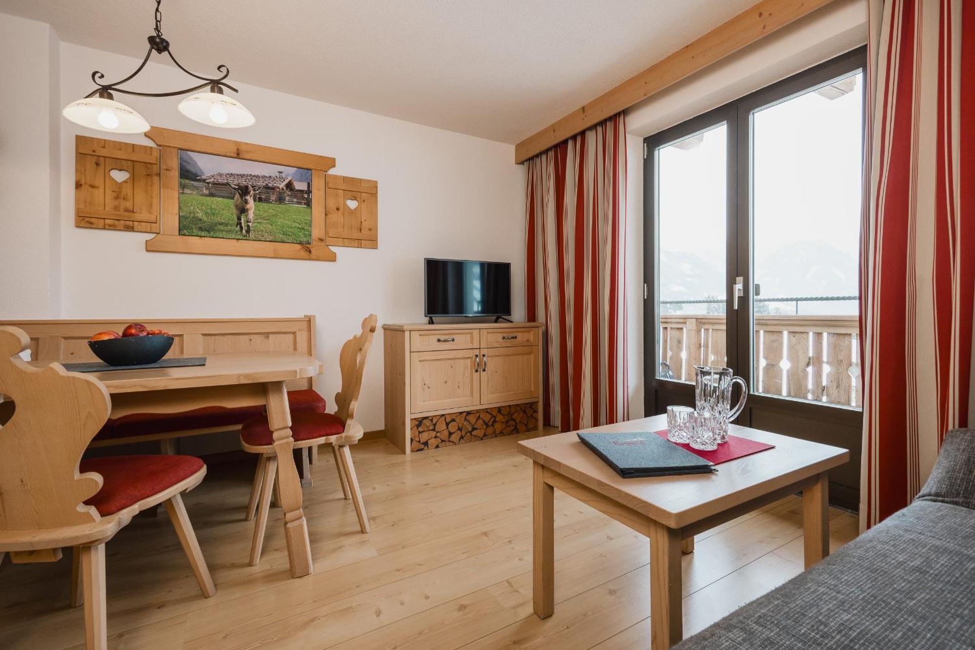 Apart Tyrol Inkl Der Super Sommer Card Im Sommer 2025 세르파우스 외부 사진