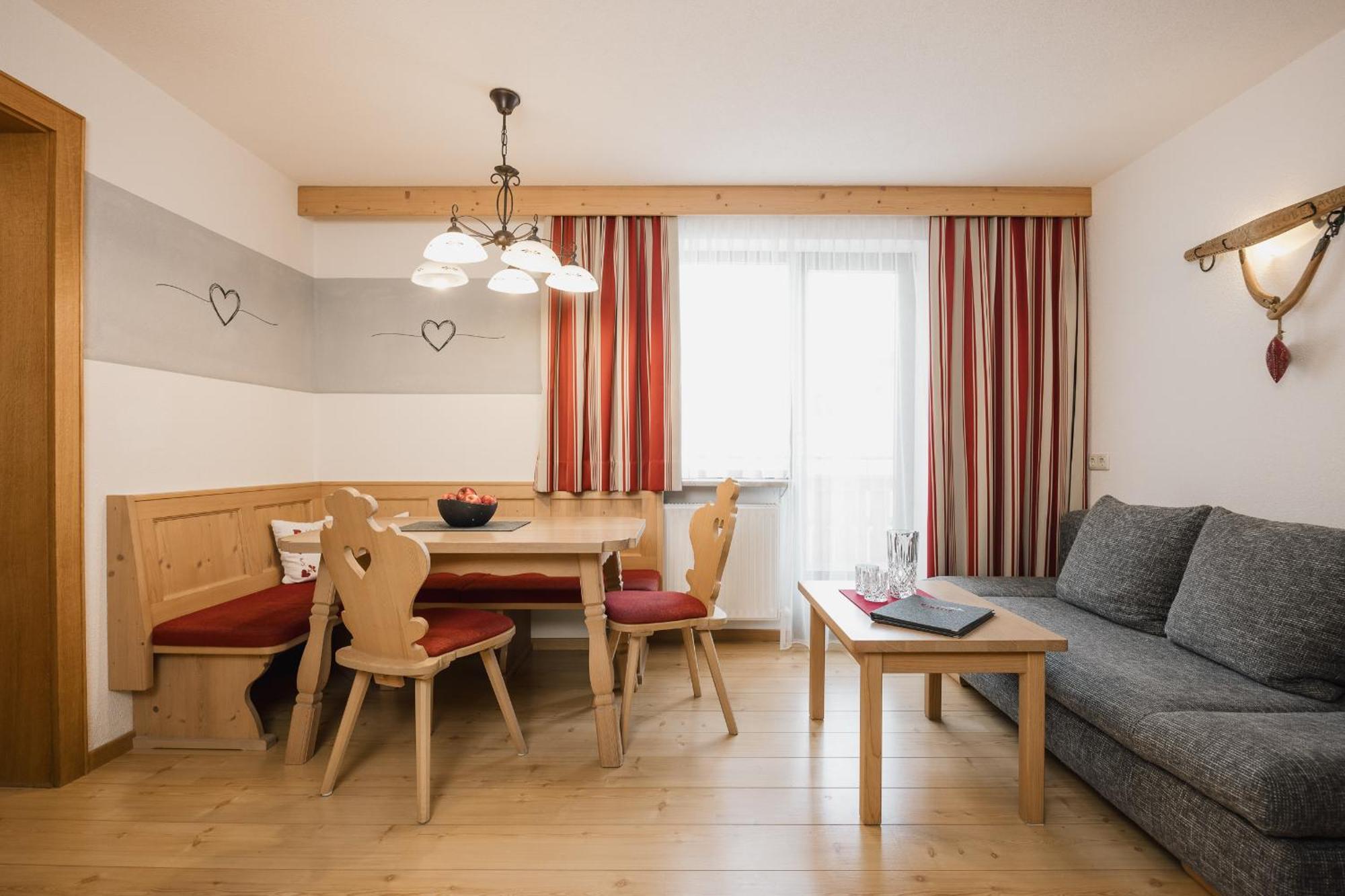 Apart Tyrol Inkl Der Super Sommer Card Im Sommer 2025 세르파우스 외부 사진